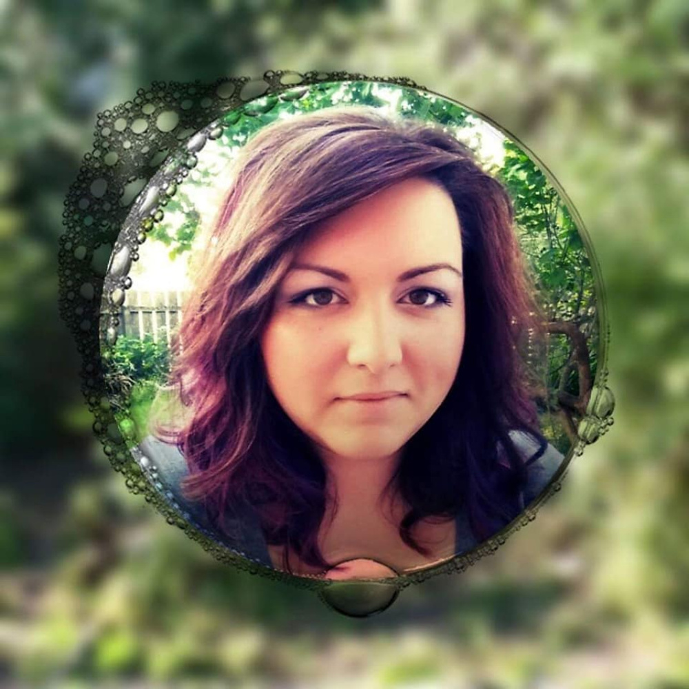 Meet your Posher, Danielle-
